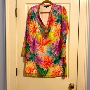 Winter escape reality retreat in this Floral Embellished Tunic by Boston Proper